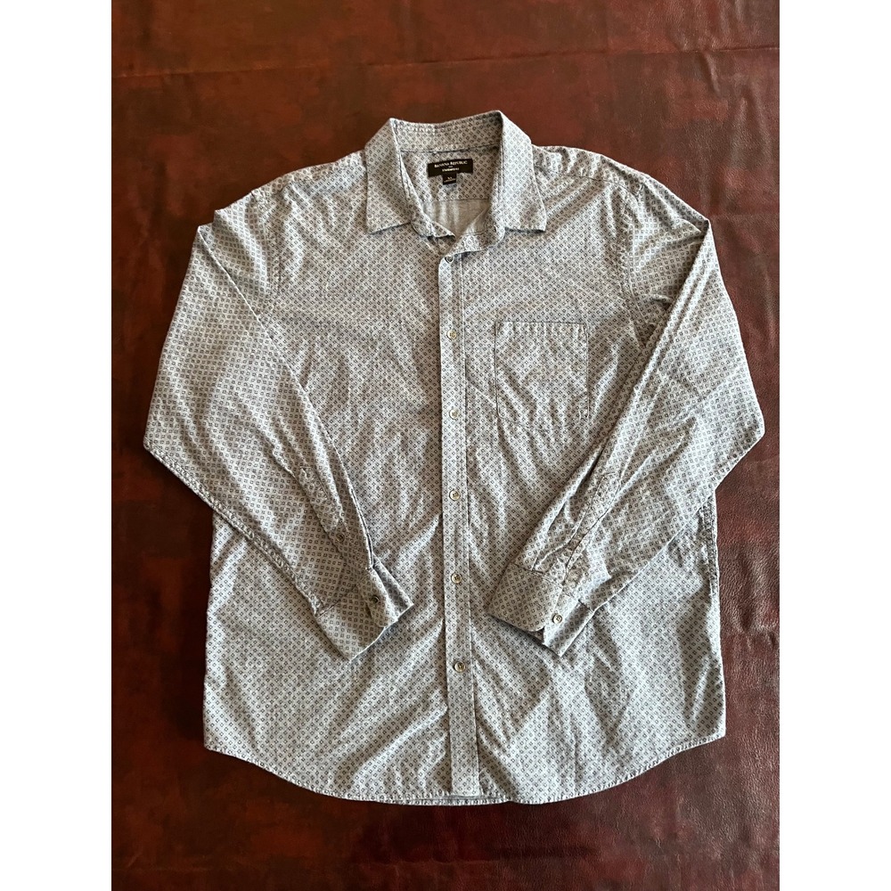 Banana Republic Mens XL Standard Fit Cotton Button Down Shirt Blue Diamond Print